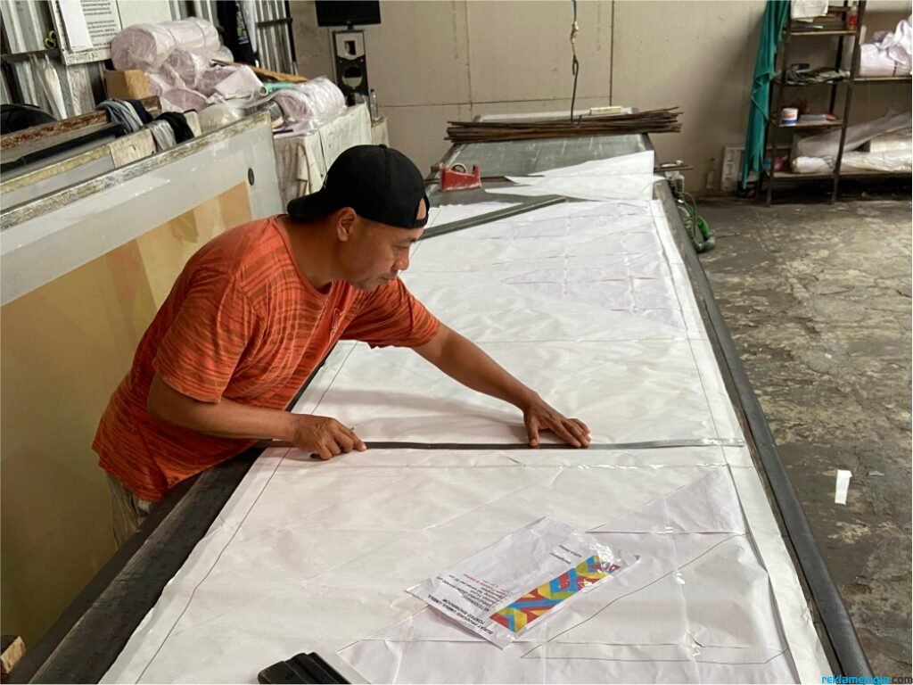 proses umbul umbul sablon